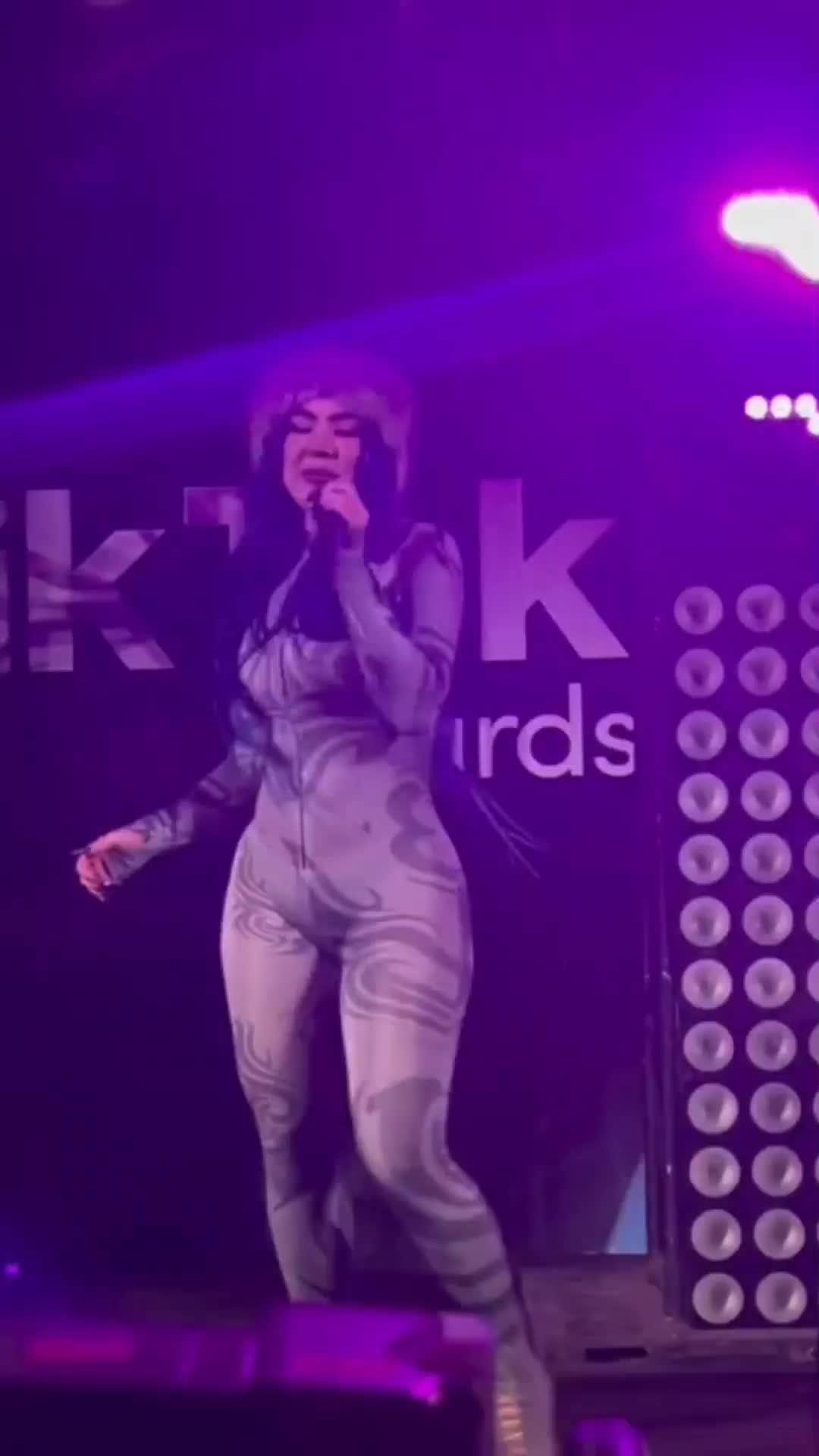 @Alex🦦🤑