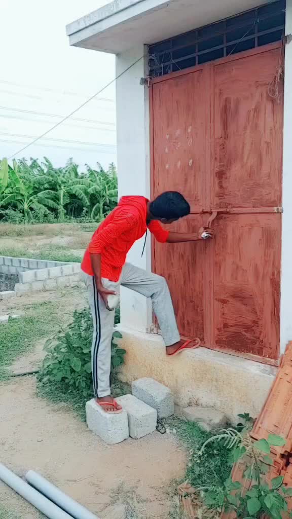 @':தமிழ் கிறுக்கன்:'