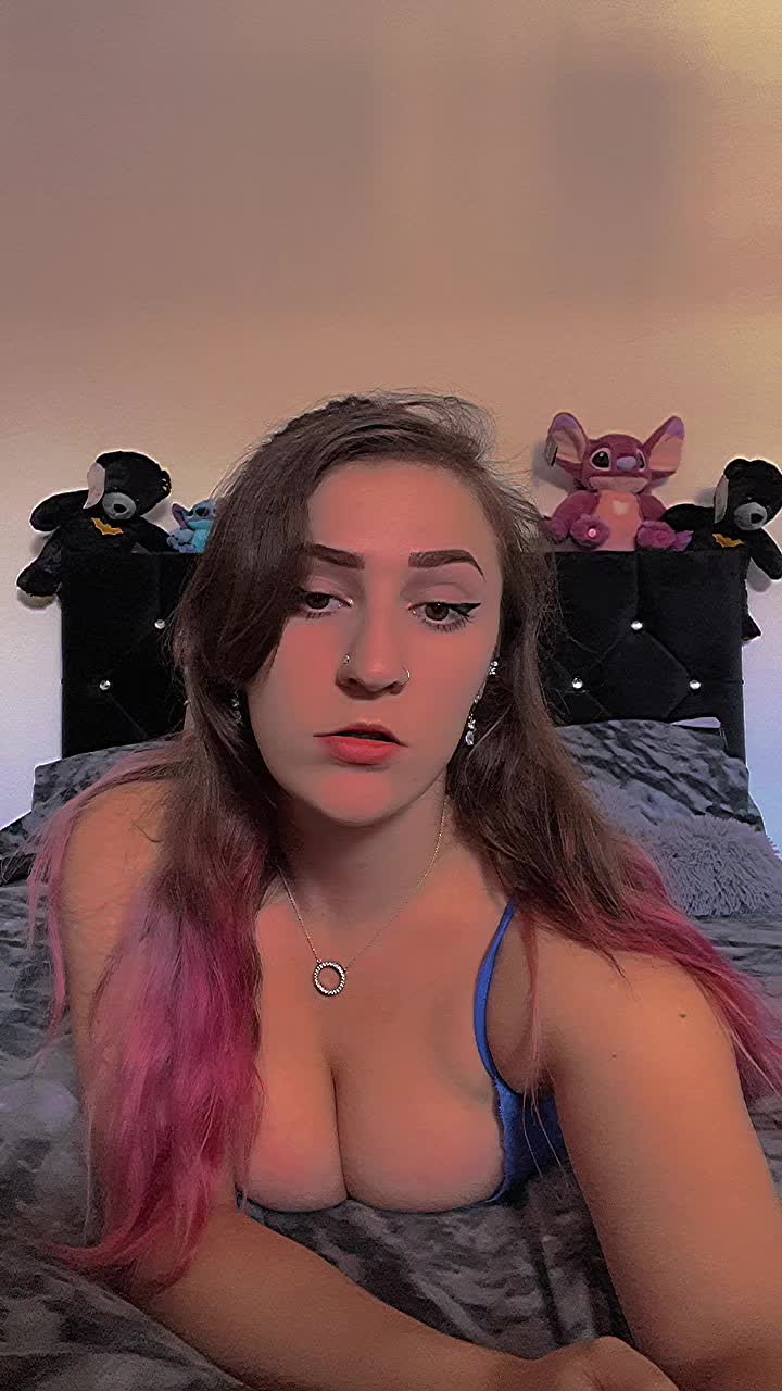 @‧₊˚✧ 𝒞𝒽𝒶𝓇𝓁𝑜𝓉𝓉𝑒 ✧˚₊‧