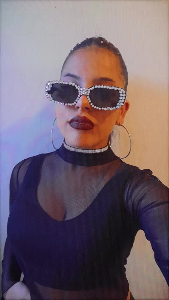 @𝐴𝑦𝑙𝑢𝑢𝑟𝑜𝑑𝑟𝑖𝑔𝑢𝑒𝑧_