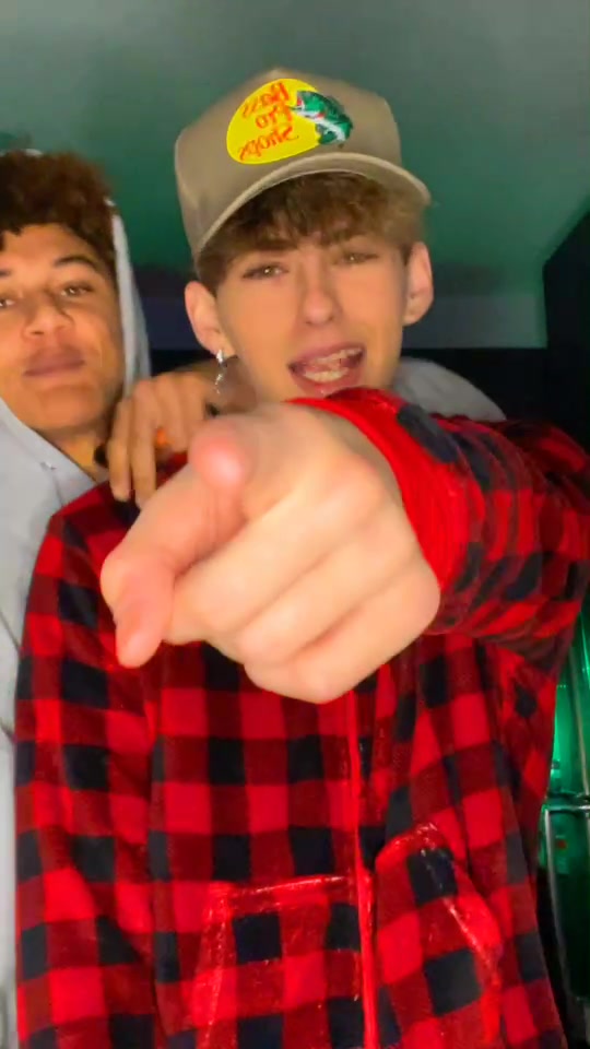 @damian