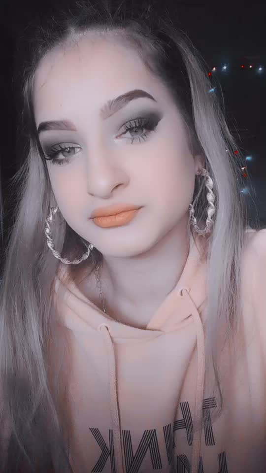 @Larisa Colompar