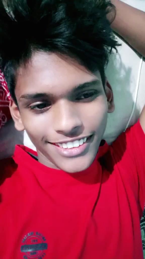 @Nêw🔥TrêñdY_GüY🔥