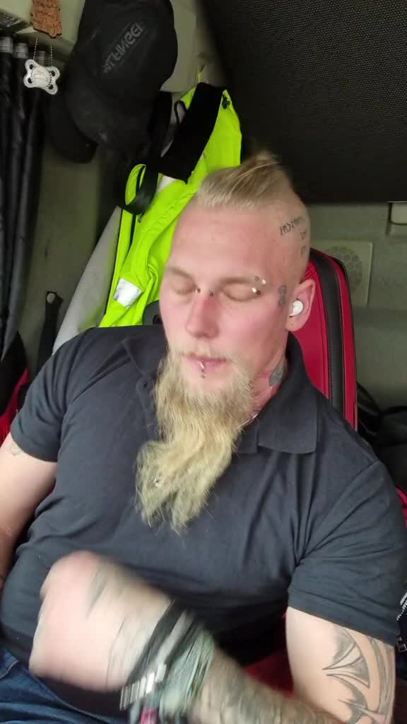 @Truckerbasti88