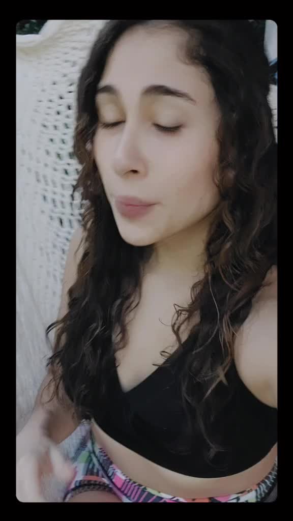 @Mariana España