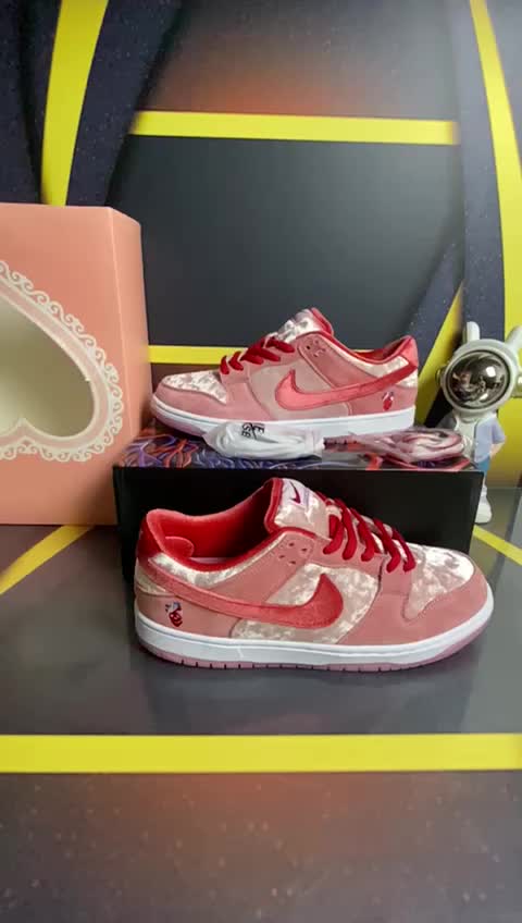 @Infinite Sneakers Imp.