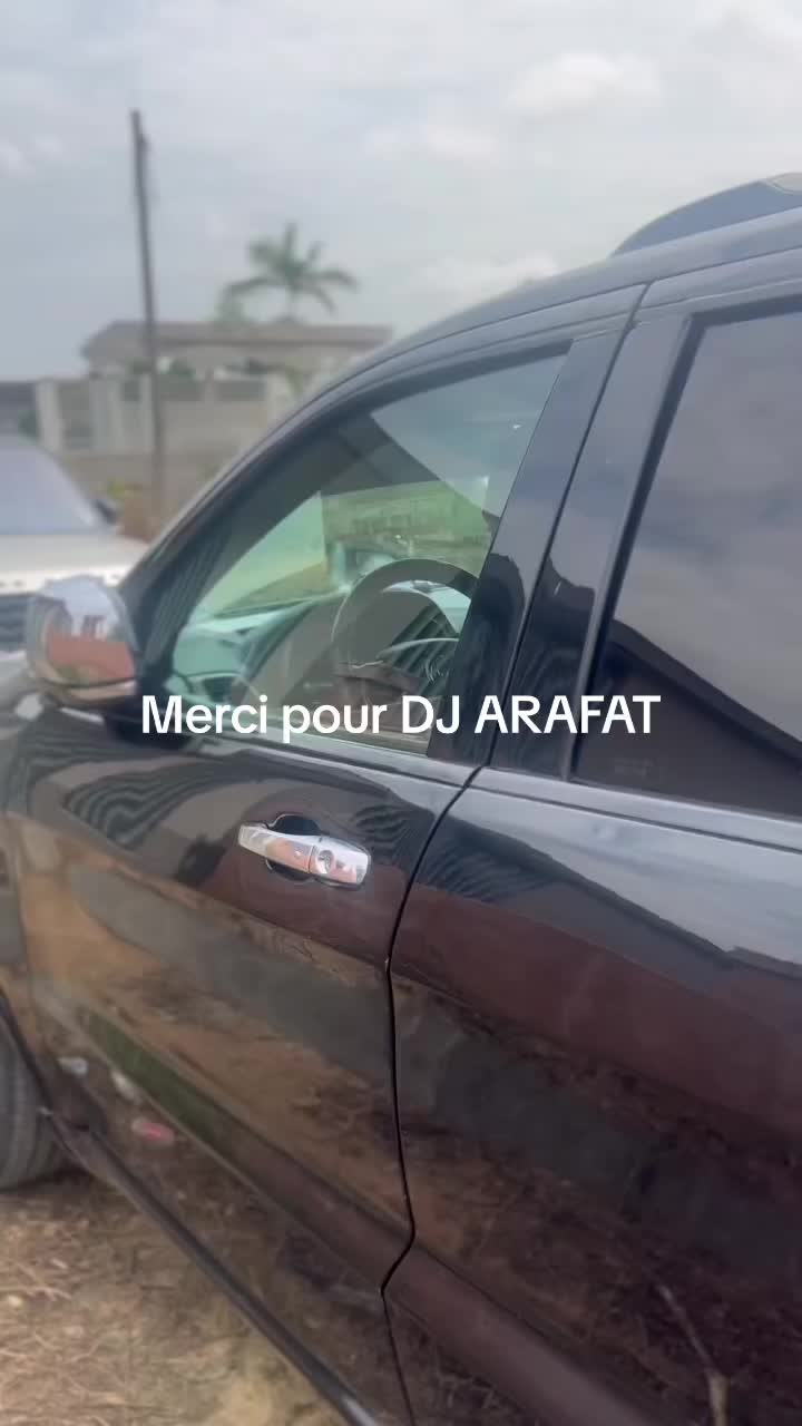 @Yves Roland Jay Jay