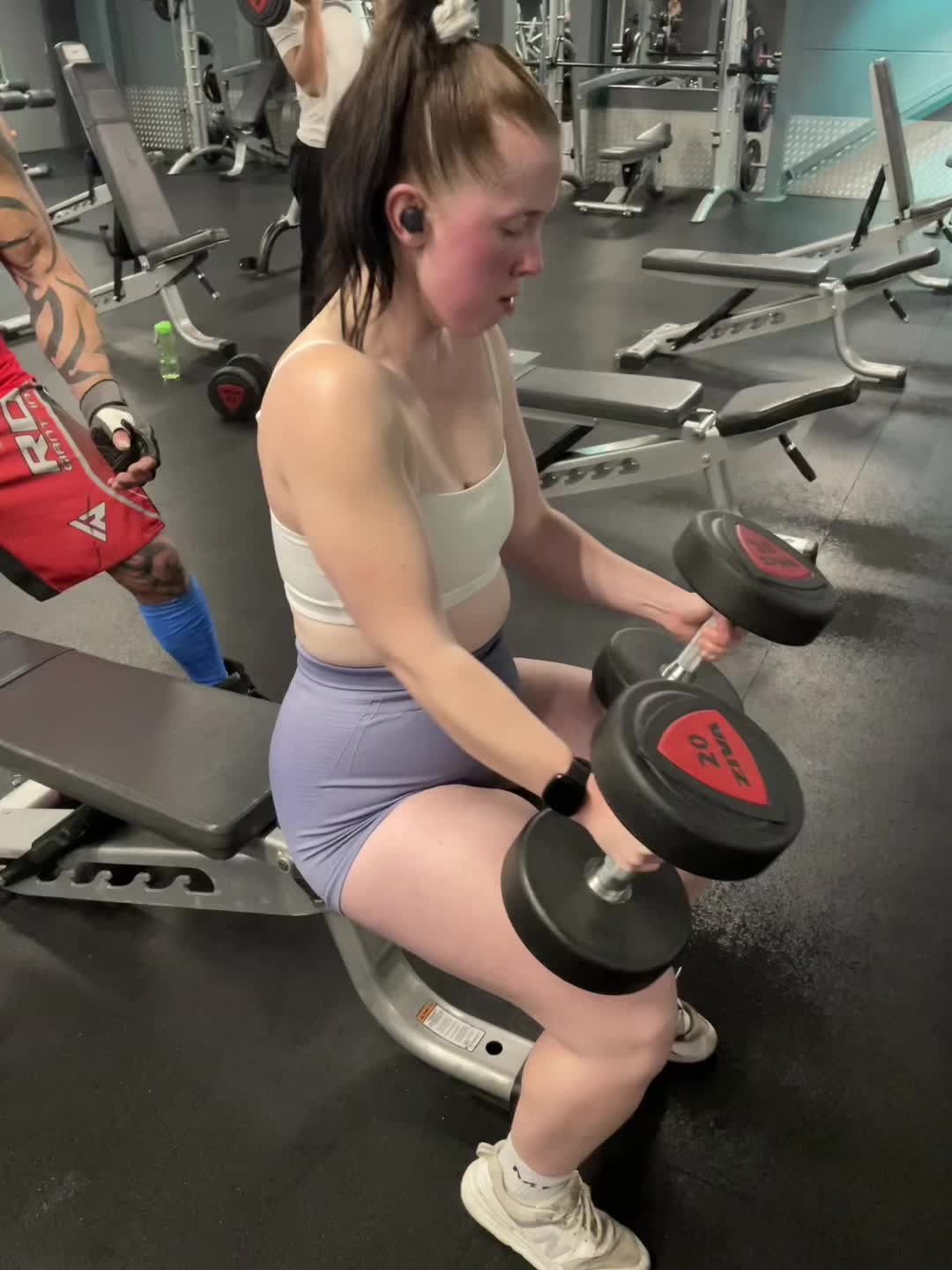 @hollyz12345