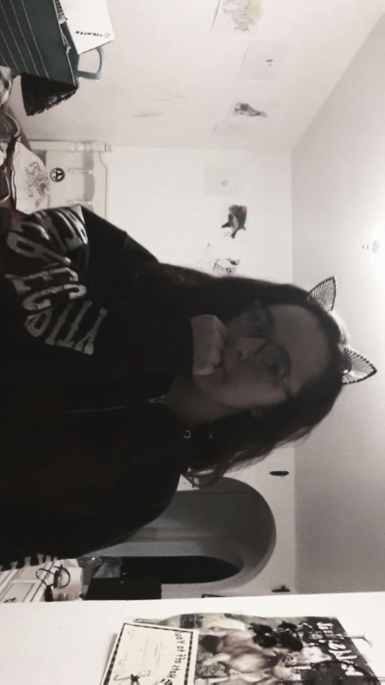 @shadowgothgirl
