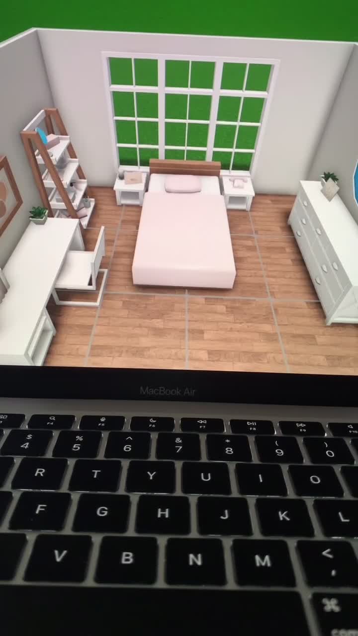 @BLOXBURG