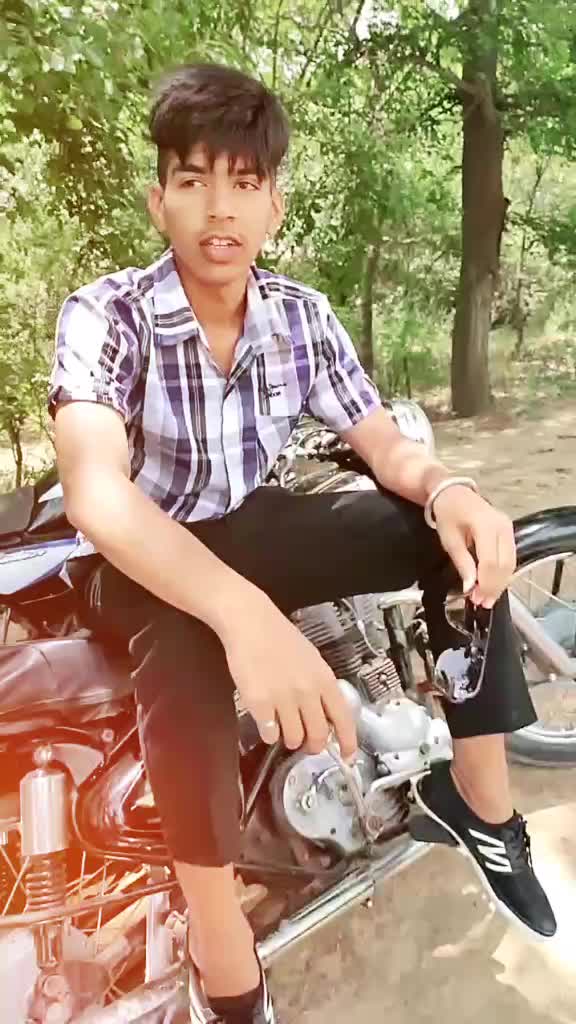 @🤗ਬਾਪੂ ਦਾ ਲਾਡਲਾ❤️