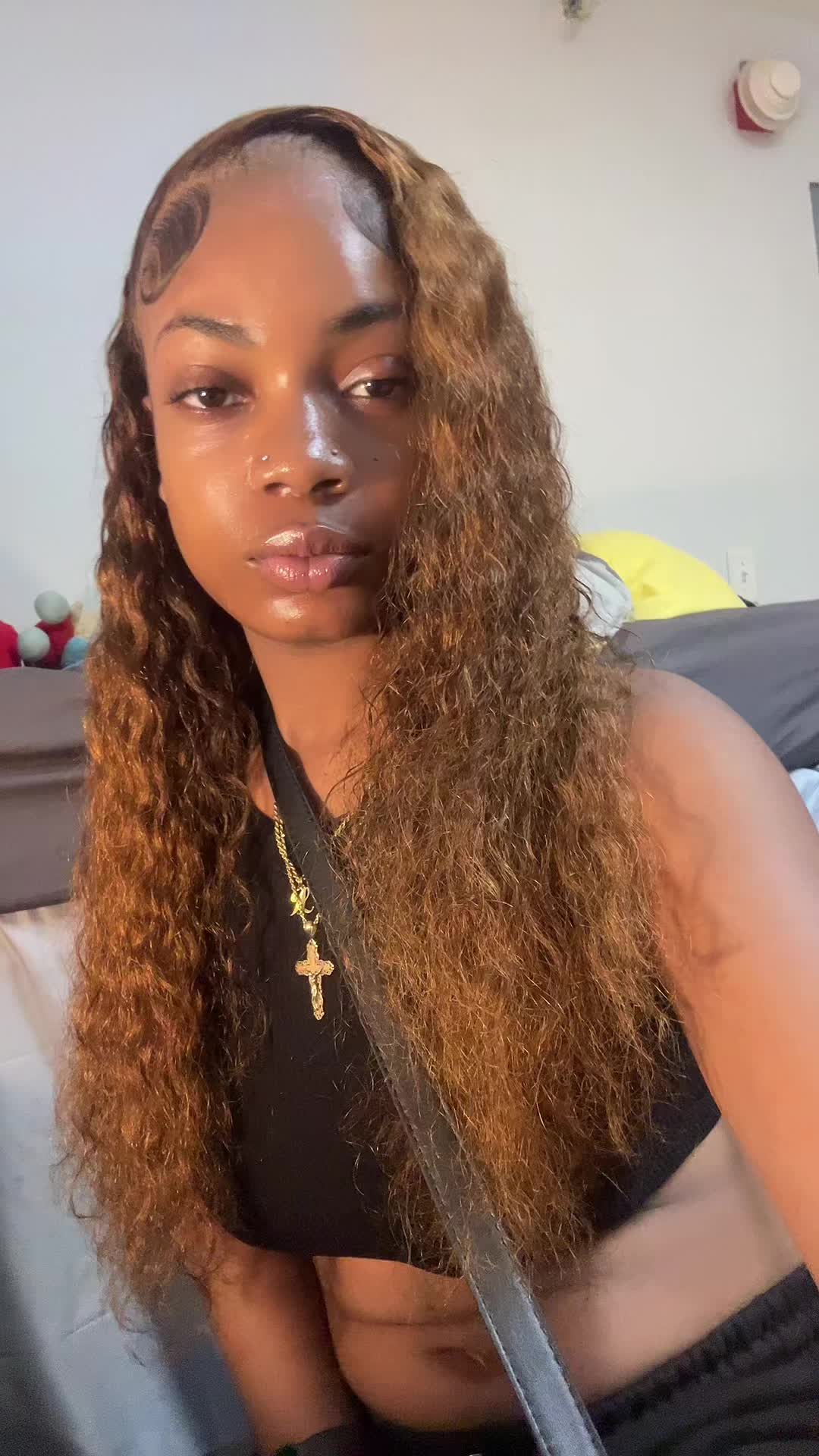 @👱🏽&zwj;♀️