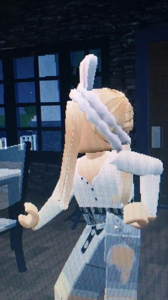 @𝚂𝚒𝚖𝚜🤍