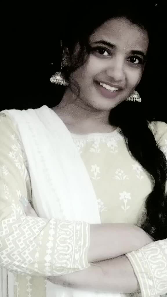 @L❤ahari😘