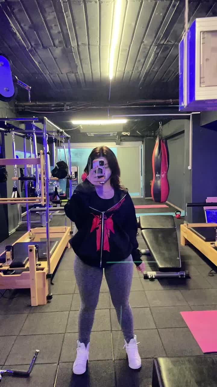 @melekwhhoo