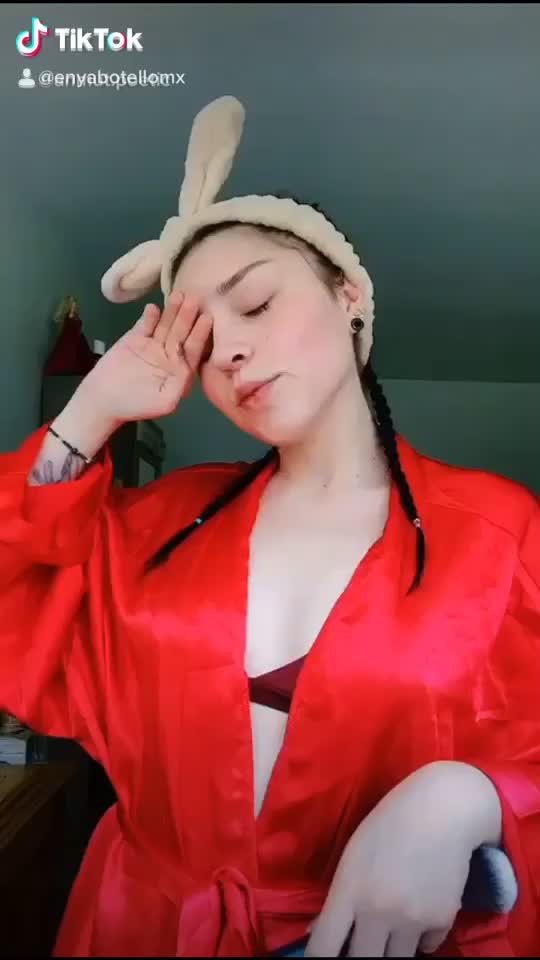 @Enya Botello