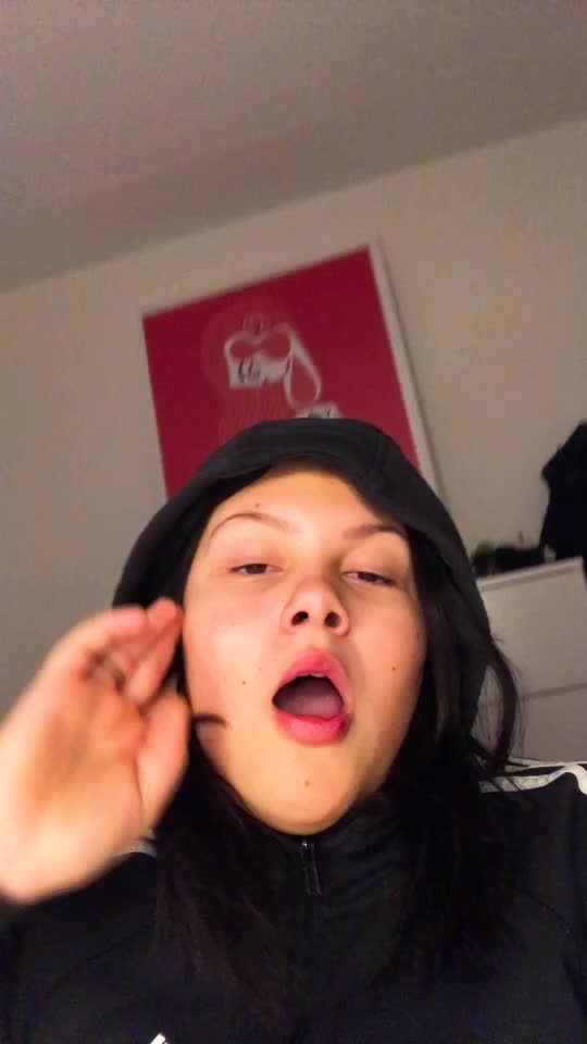 @r&ouml;vvvvosri&ouml;st😚💦👅