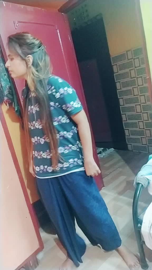@Aysha Khan🍎