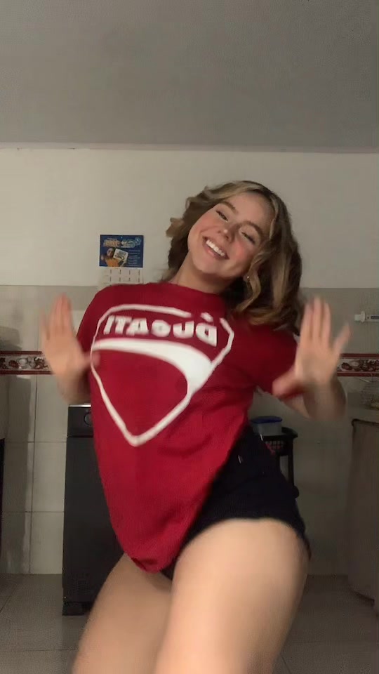 @taniassalazar