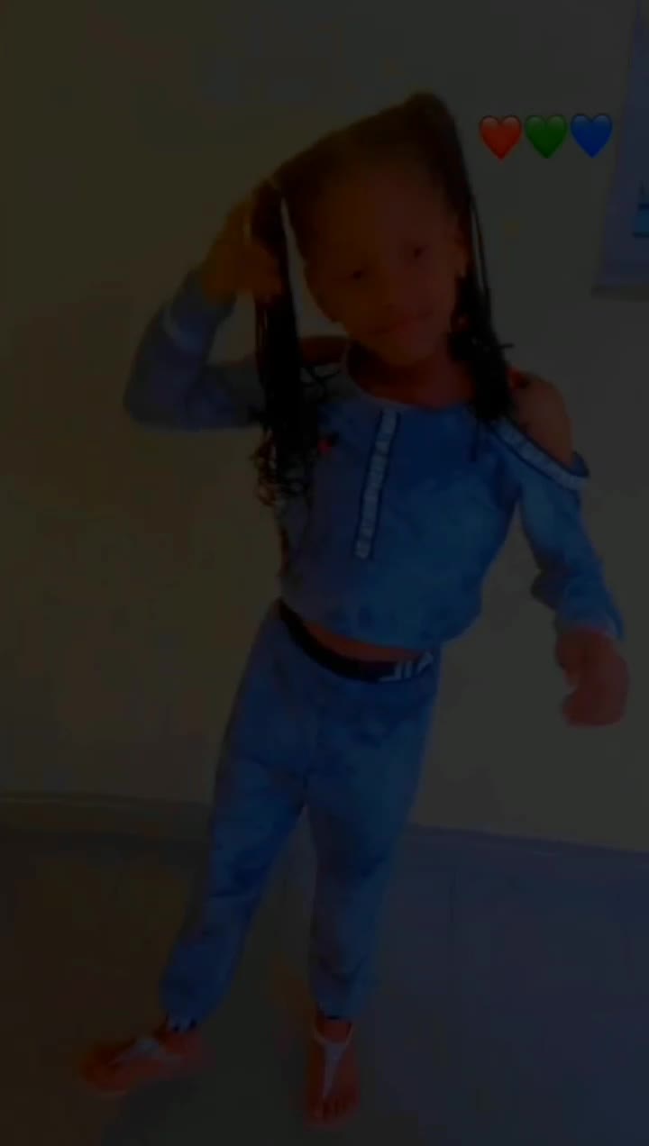 @𝐻𝑒𝓁𝓅𝒾𝓃𝑔_𝑔𝒾𝒻𝓉𝑒𝒹♡✿