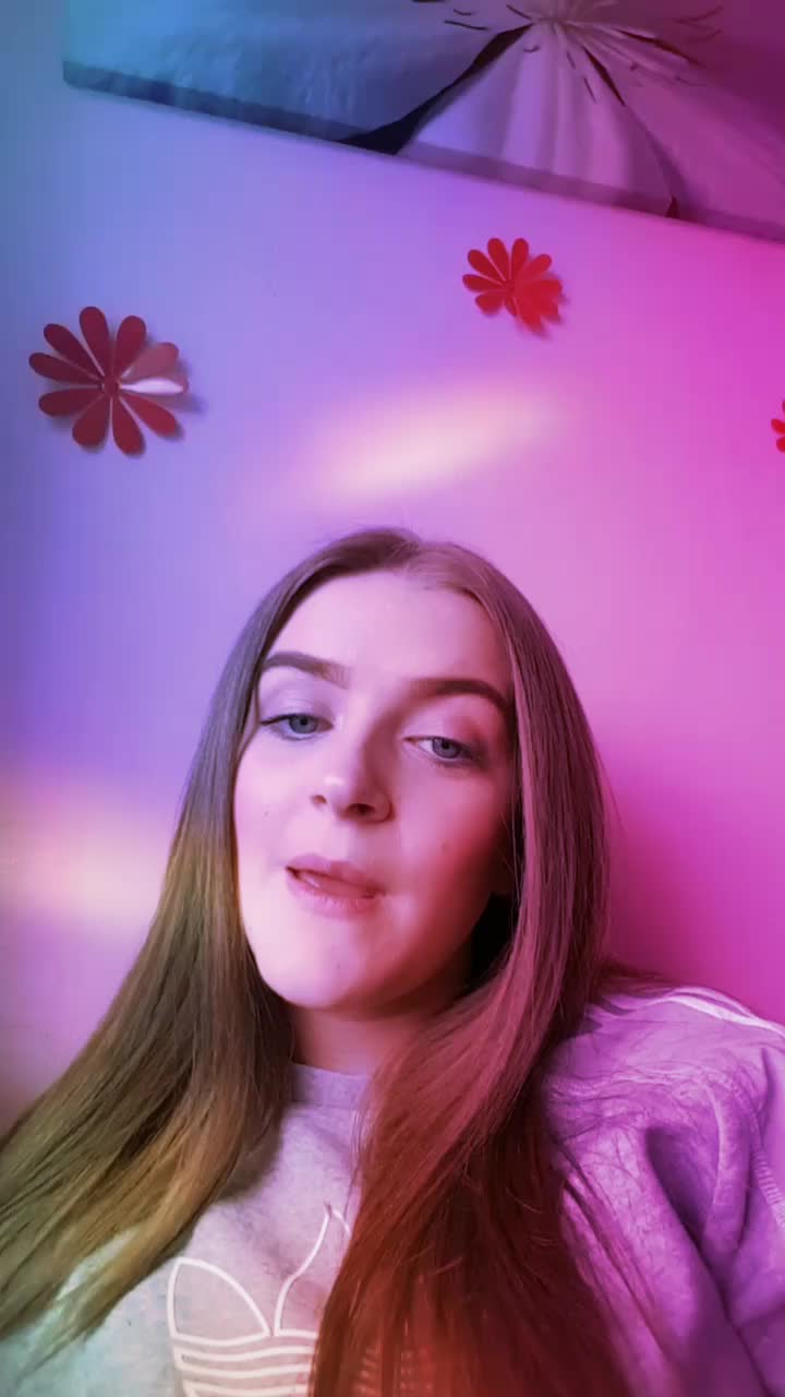 @Ellie🩷