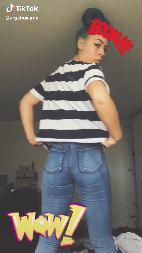 @TOTAL TIGHT JEANS