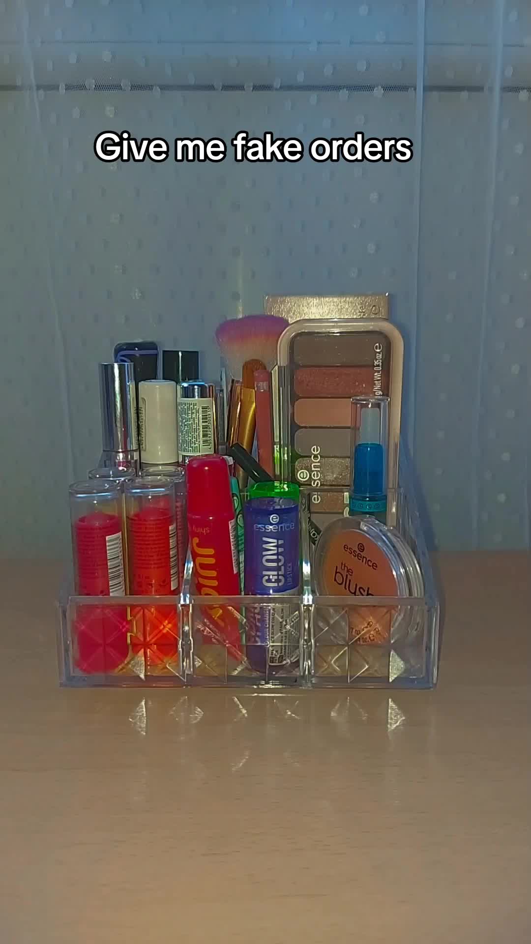 @Essence ♾️🤍