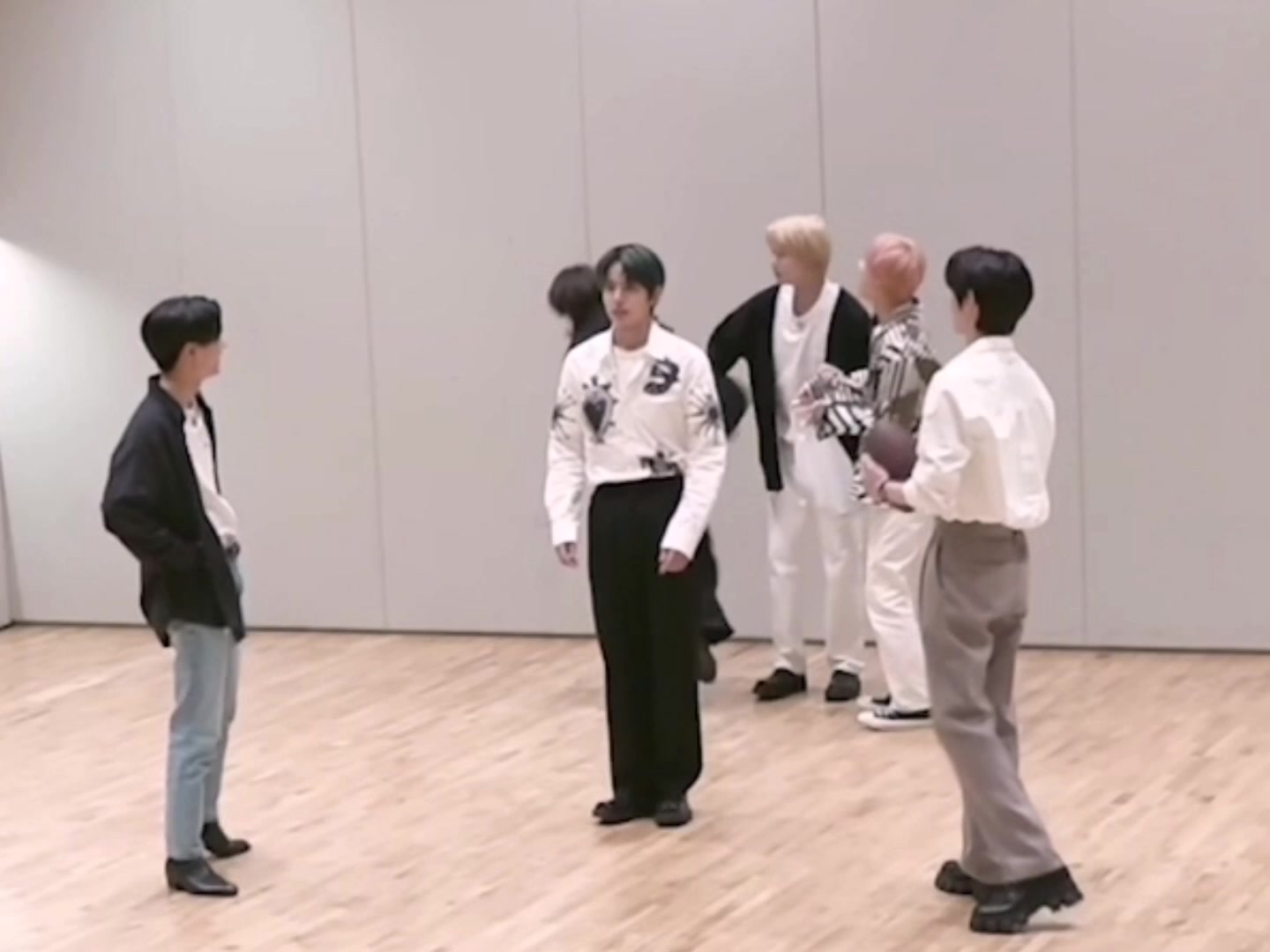 @Sungz- bring heeseung back pls