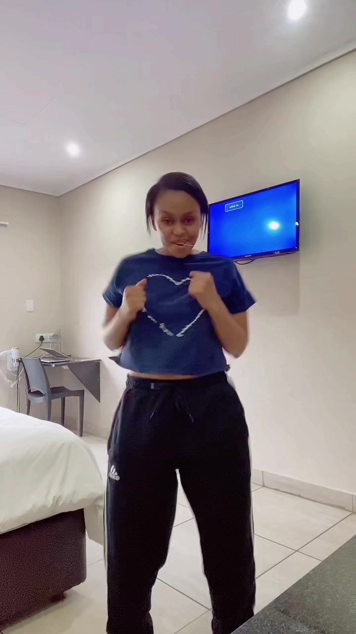 @UVezikazi