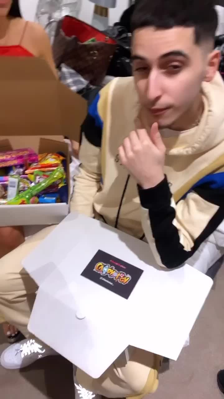 @candyology_