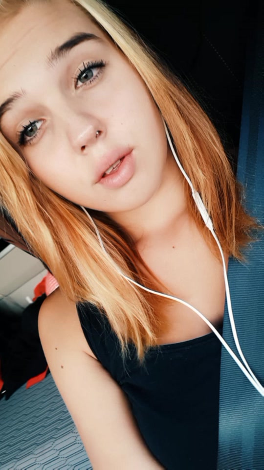@Mandyxxxbasti