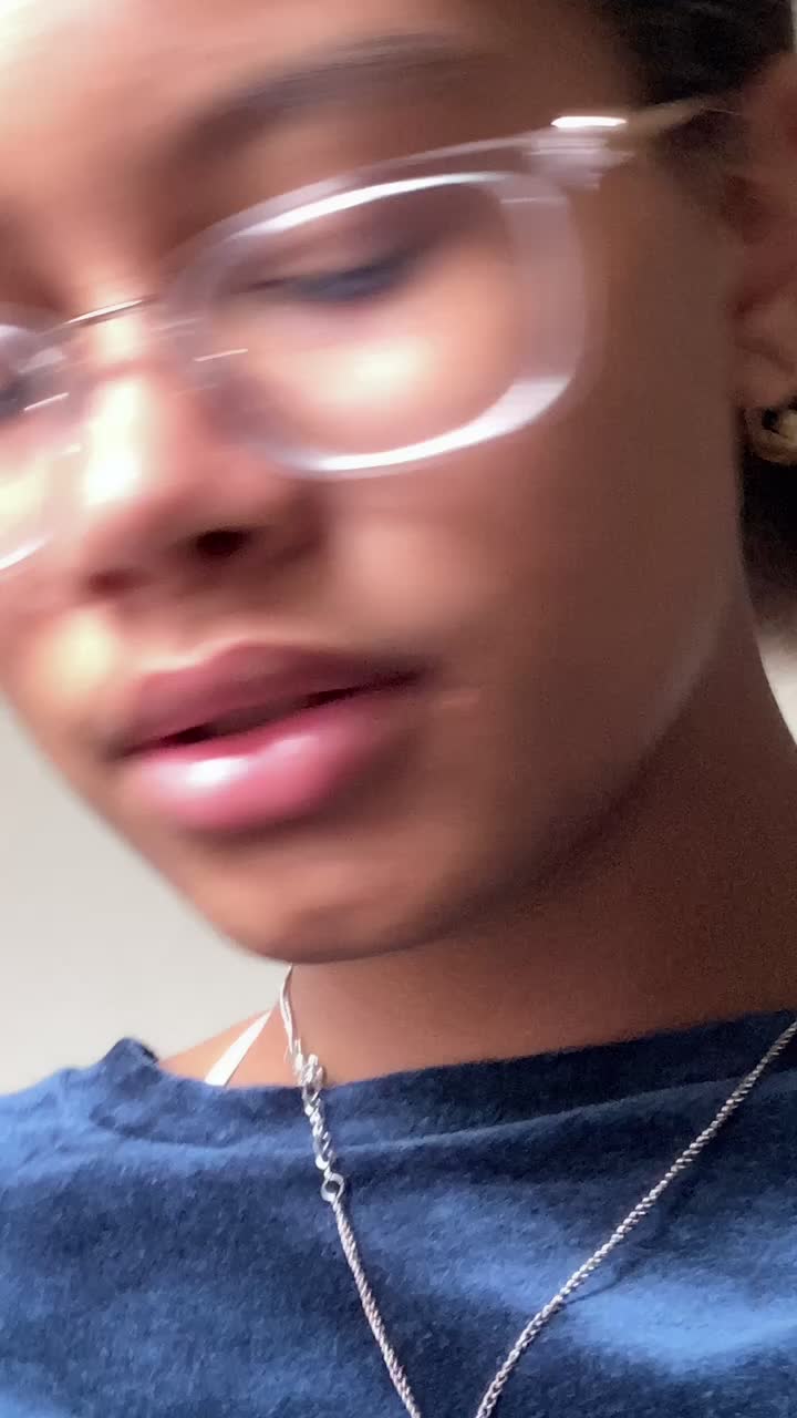 @anon._xx.jay.xx follow her
