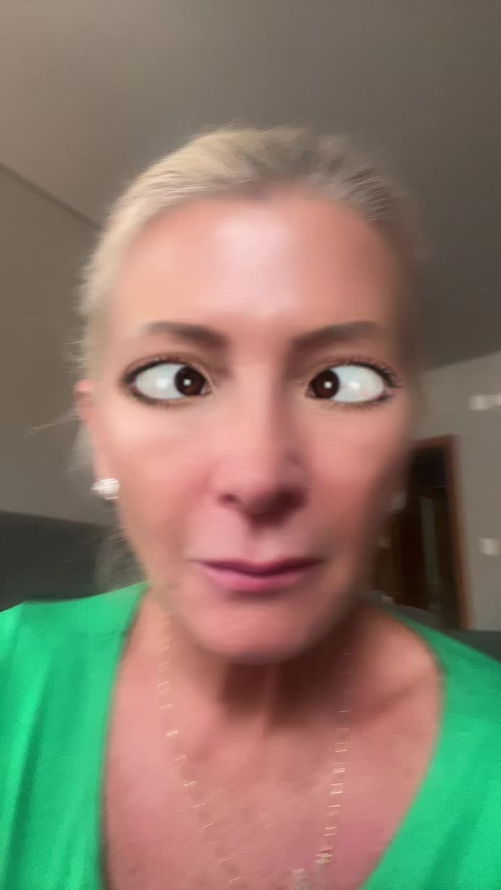 @L&uacute;cia Helena
