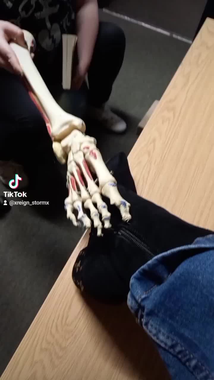 @Cas 🏳️&zwj;🌈