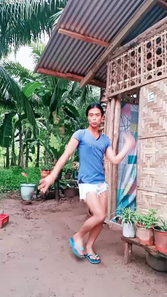 @BANANA_QUEEN143