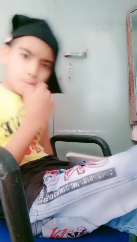 @cuteboy😀😀