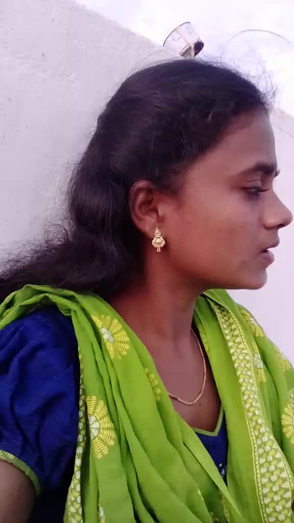 @menaka qt