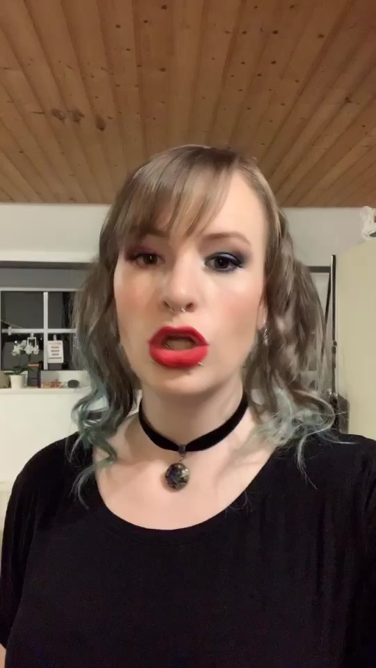 @AnneNeedsSpace