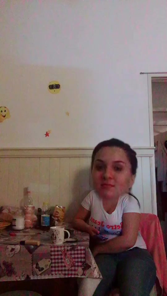 @Laura Domanyi