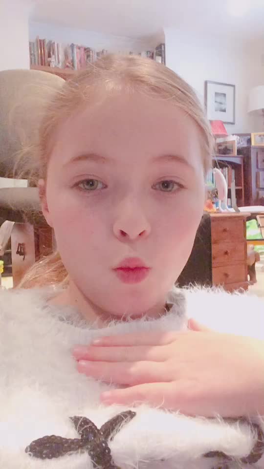 @Jess🐬 Scarlett🙈