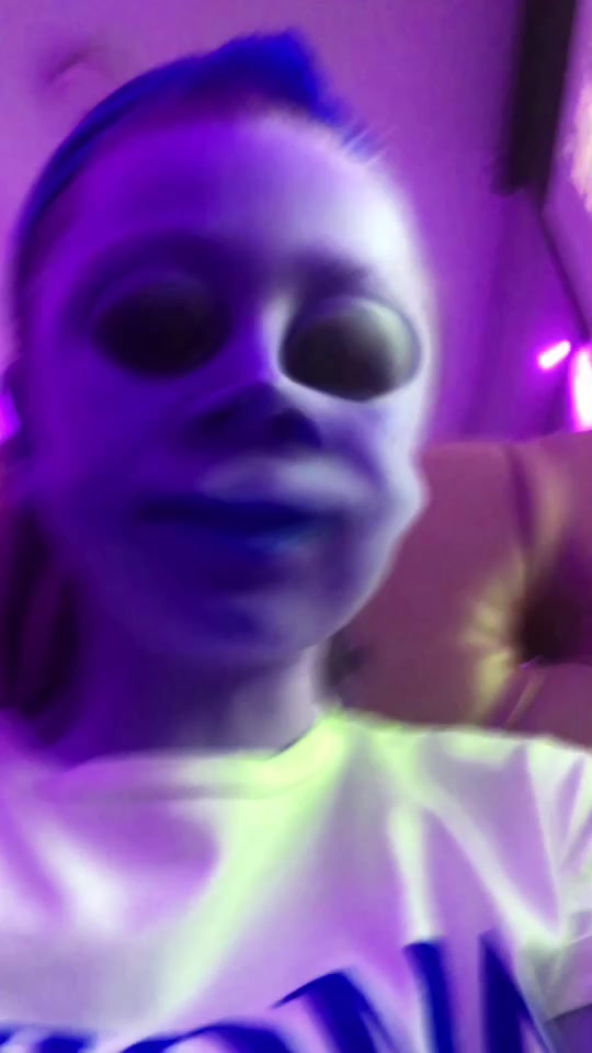 @elliefowlerx