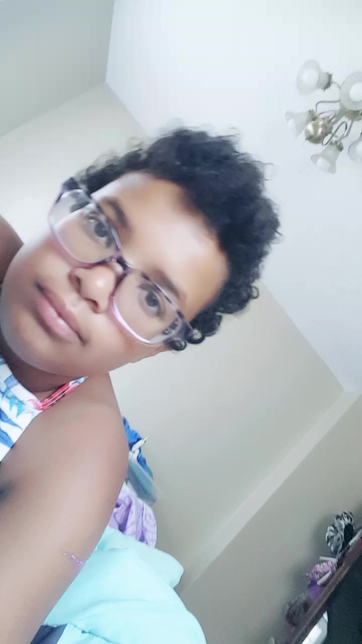 @LizTheFox