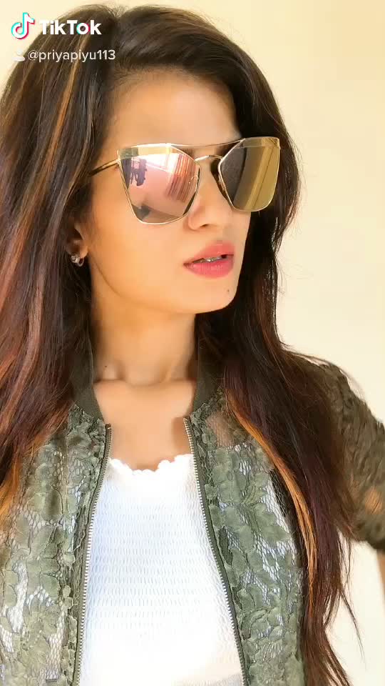 @Priya👑