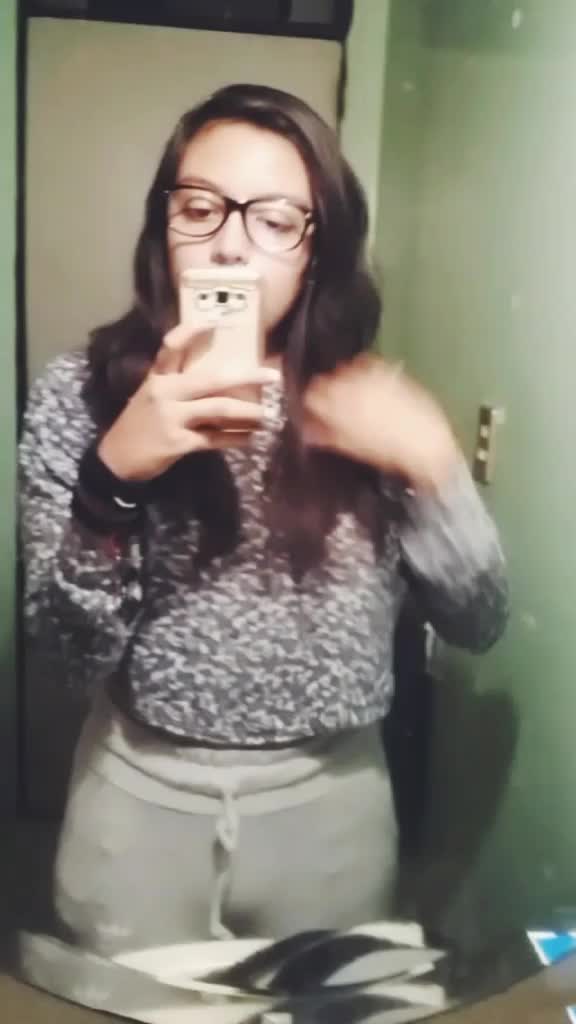@melycamacho