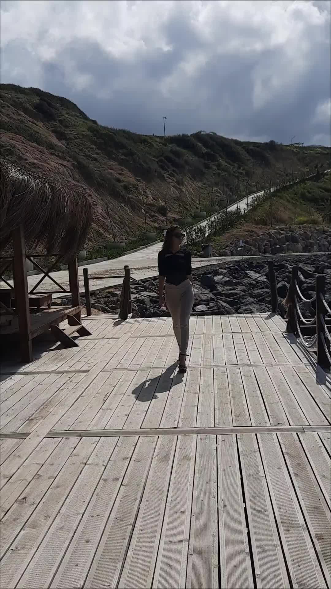 @ayssquu