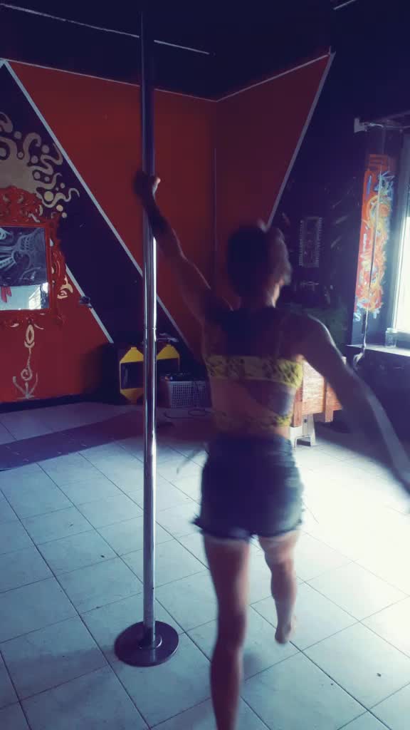 @Velenosa 👠🦂