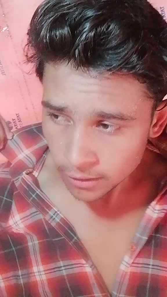 @Aap ka filam hero 😎