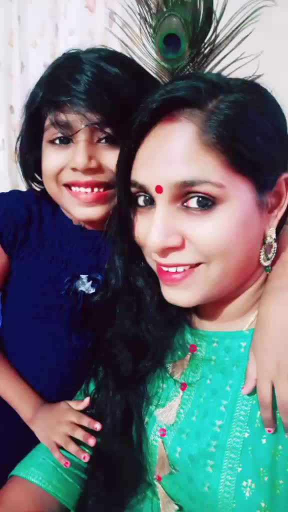 @Darshiii