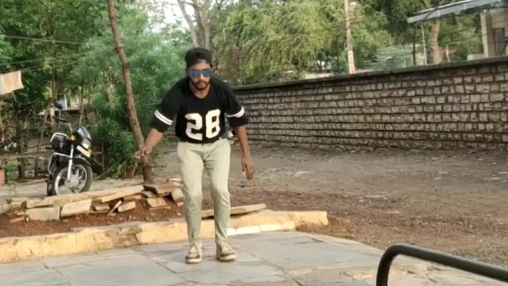 @officialmontichetan