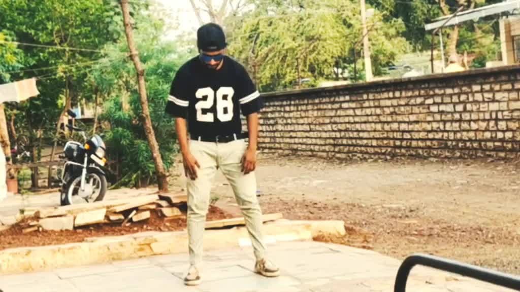 @officialmontichetan